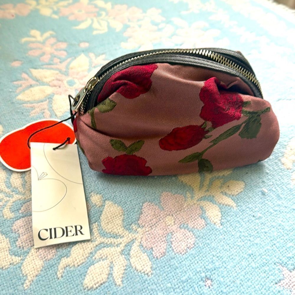 *Chic* 🌹Cider *Vintage Rose* Print Clutch Cosmetic Case